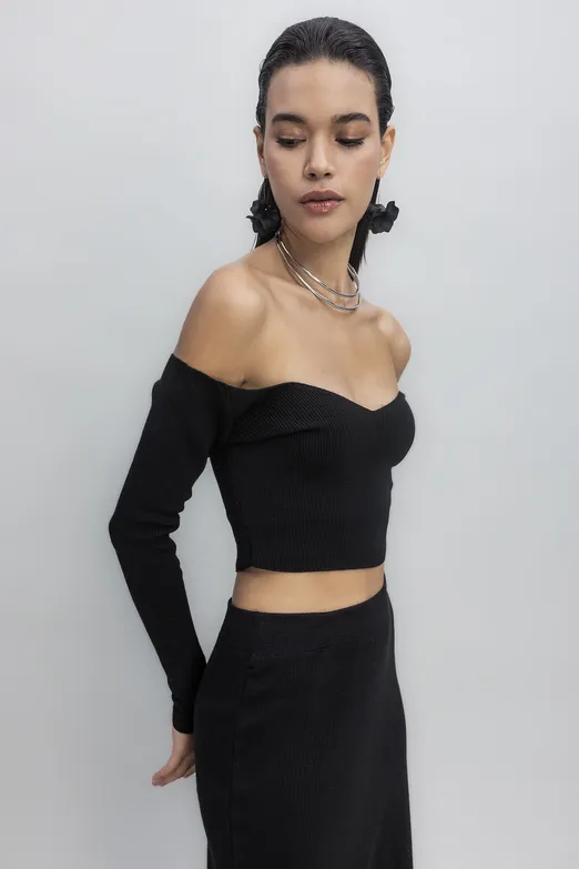 Bayan Siyah Triko Carmen Yaka Crop Top - BSL