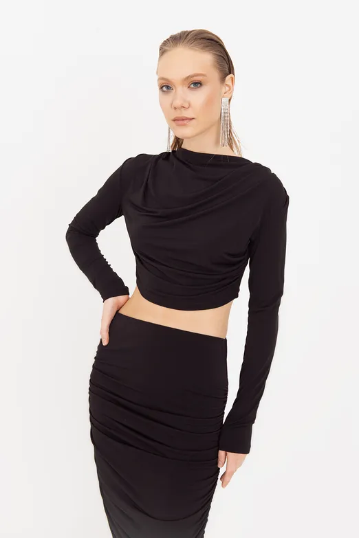 Bayan Siyah Dik Degaje Yakalı Crop Bluz - BSL