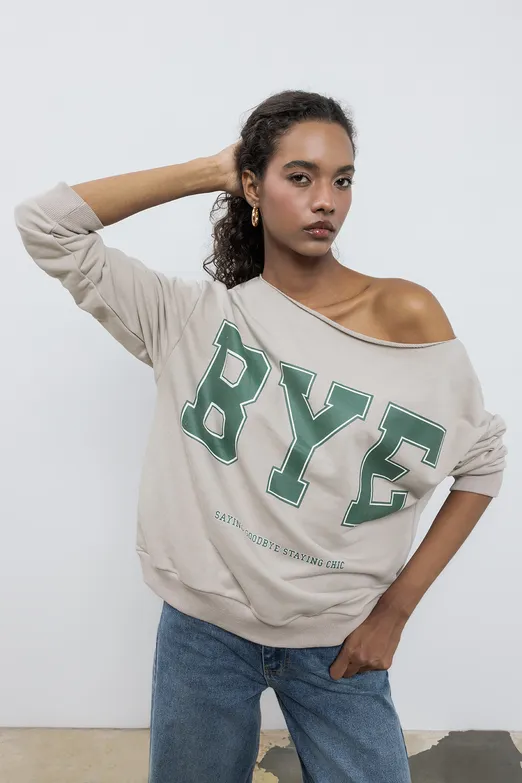 Bayan Bej Baskılı Kayık Yakalı Sweatshirt - BSL