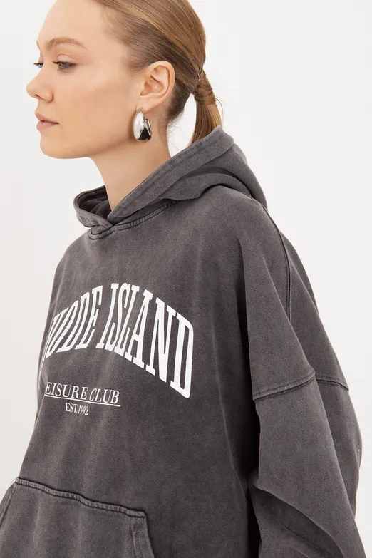 Bayan Antrasit Yıkamalı Baskılı  Kapüşonlu Oversize Sweatshirt - BSL