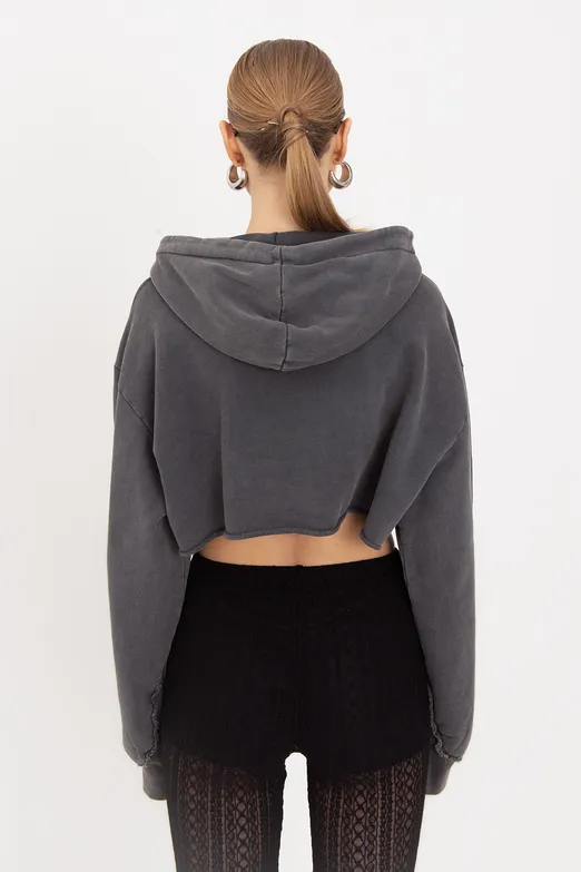 Bayan Antrasit Kapişonlu Baskılı Crop  Sweatshirt - BSL