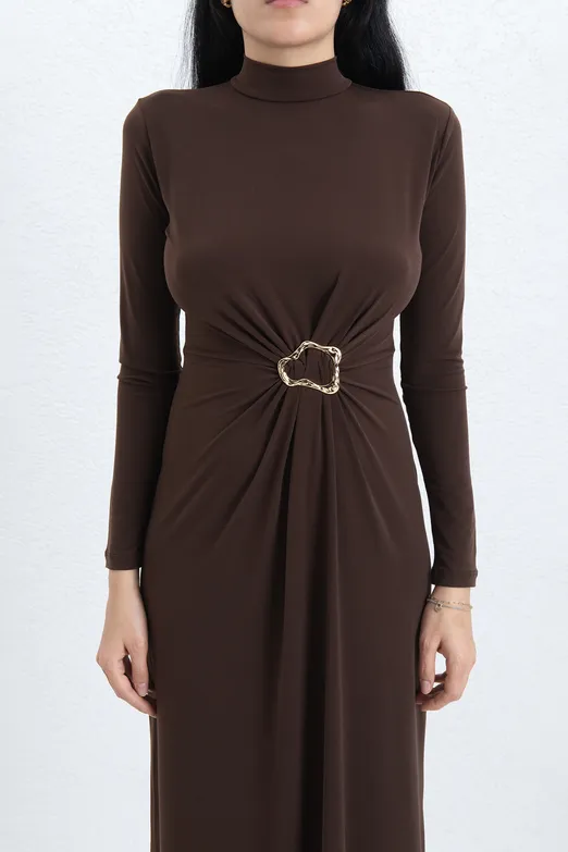 Bayan Kahverengi Toka Detaylı Midi Elbise - BSL
